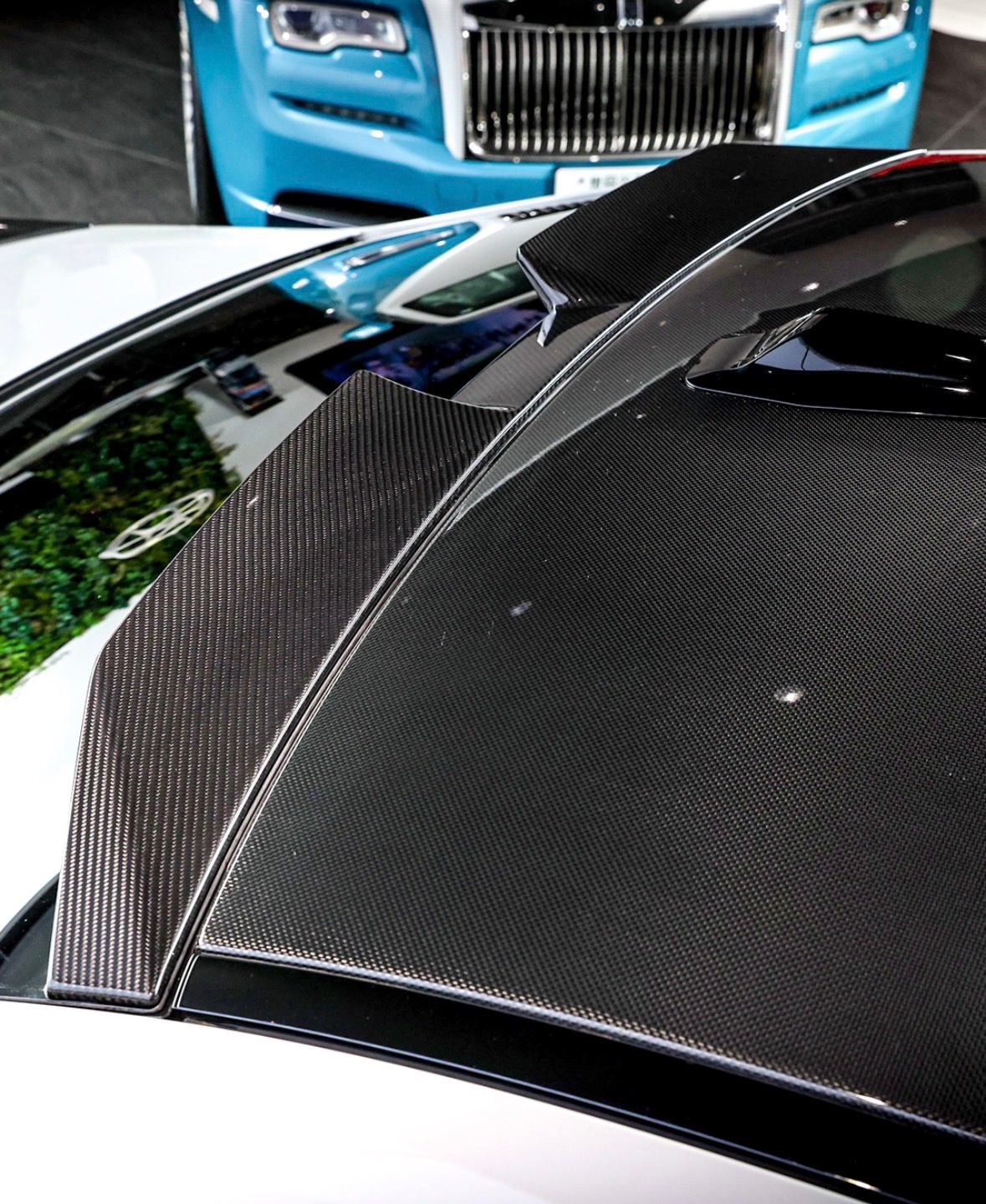 Carbon Fibre V Style Roof Spoiler